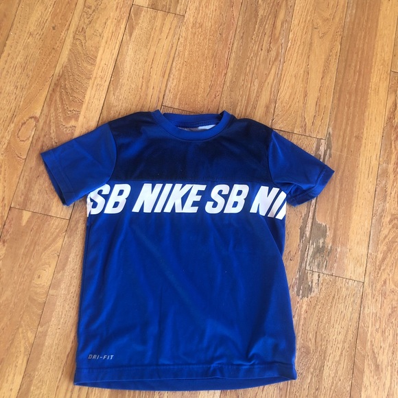Three Nike air dry T-shirt’s and one T-shirt. - Picture 2 of 5